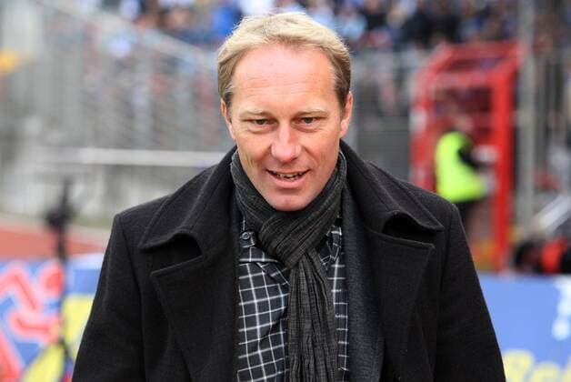 Fußball, Trainerhistorie, Rot-Weiß Oberhausen 17.10.2010, Oberhausen, Fussball, 2. Bundesliga, Rot Weiß Oberhausen (rot) - TSV 1860 München. Trainer Jürgen Luginger (1. FC Saarbrücken) zu Besuch an seiner alten Wirkungsstätte in Oberhausen.