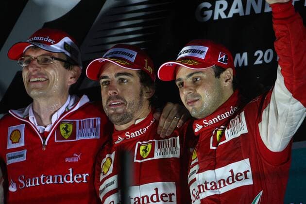 Race, Fernando Alonso (ESP, C), Scuderia Ferrari, F10 race winner, Felipe Massa (BRA, R), Scuderia Ferrari, F10 3rd position and Christian Dyer (Australia), Ferrari Race Engineer Korean Grand Prix - 