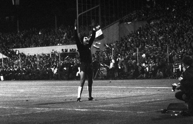 Torwart Petar Radi Radenkovic (1860) - Torjubel Fußball 1. BL Herren Saison 1967 1968, FC Bayern München - TSV 1860 München 2:2 Totale München Freude, Begeisterung,