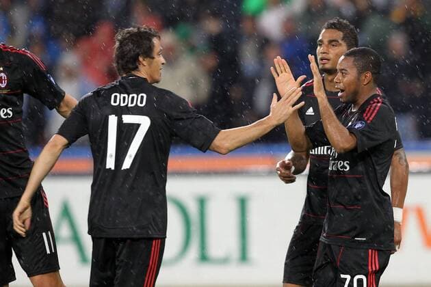 SSC Neapel (blau) - AC Mailand (schwarz): Torjubel Milan, v.li.: Massimo Oddo, Kevin-Prince Boateng Robinho 
