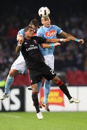 SSC Neapel (blau) - AC Mailand (schwarz): Hassan Yebda (R)-Kevin-Prince Boateng (L)