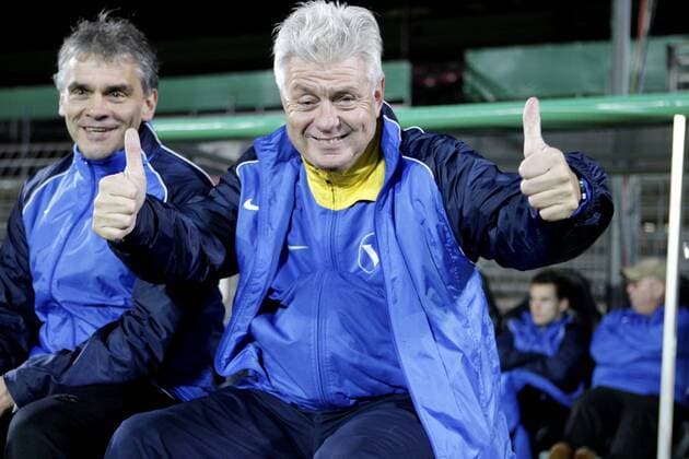 SC Victoria Hamburg vs. VFL Wolfsburg, Fußball, DFB-Pokal, 2. Hauptrunde, Millerntorstadion, Hamburg: Trainer Bert Ehm (Victoria) gut gelaunt vor Spielbeginn.