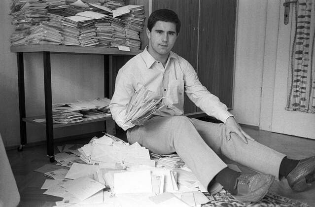 Gerd Müller (Deutschland FC Bayern München) mit zahlreicher Fanpost Fußball 1. BL Herren Saison 1966 1967, FC Bayern München, Fotoshooting, Fotostory, Homestory, privat, Einzelbild München