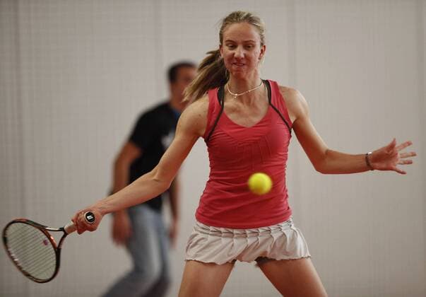 ITF Bueschl Open 2010, ITF Women s Circuits Damen Hallen Tennis Turnier in Ismaning, Mona Barthel (GER) o0 Junioren Juniorin, Nachwuchs