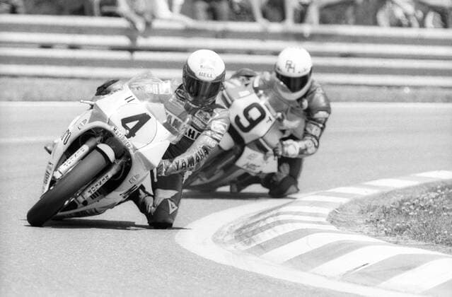 Eddie Lawson (USA Yamaha) vor Ron Haslam (England Honda) o0 500er, 500ccm, 500-er, ccm Aktion