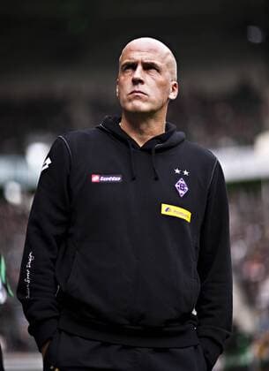 Mönchengladbach, 06.11.2010 - Michael Frontzeck (Gladbach) - Borussia Mönchengladbach (Gladbach) vs. FC Bayern München 3:3