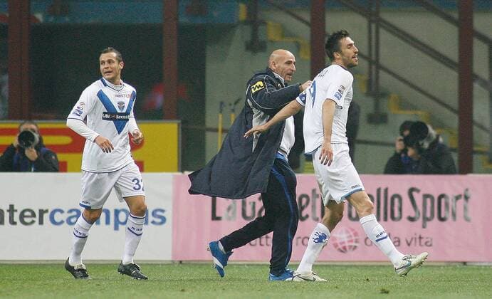 Inter Mailand - Brescia Calcio: Andrea Caracciolo (Brescia, re.) - Torjubel  o0 Jubel Freude
