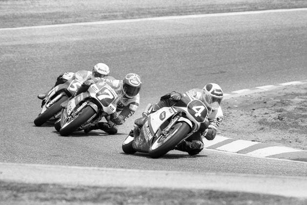 Anton Mang (Deutschland Honda, re.) vor Jacques Cornu (Schweiz Honda) o0 250er, 250ccm, 250-er, ccm Toni