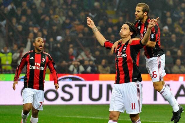Inter Mailand (blau) vs AC Milan: Jubel v.li. Robinho - Zlatan Ibrahimovic - Mathieu Flamini - 