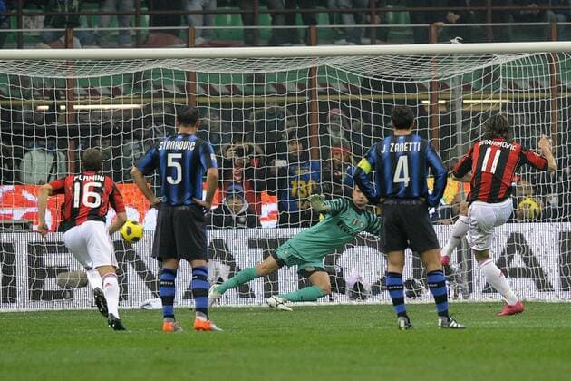 Inter Mailand (blau) vs AC Milan: - Tor - Zlatan Ibrahimovic (R) per Elfmeter 