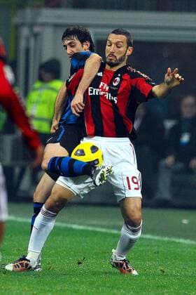 Diego MILITO Inter, Gianluca ZAMBROTTA Milan, 14 11 2010 - Inter Milan (blue) vs AC Milan -