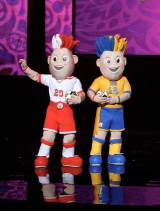 Warschau - Präsentation der Maskottchen für die UEFA Euro 2012 in Polen und der Ukraine - Bild zeigt die Maskottchen. 