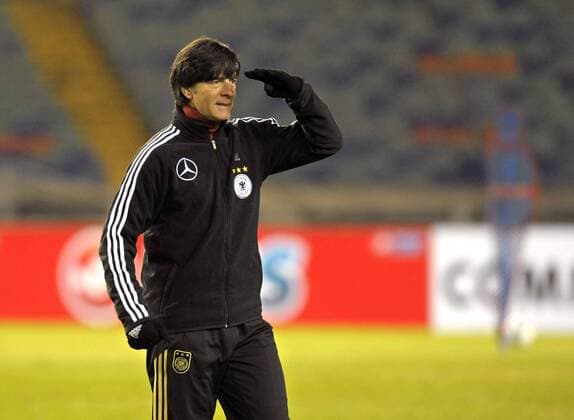 16.11.2010, Fussball, Training - . Bundestrainer Joachim Löw (Deutschland) o0 Nationaltrainer Trainer