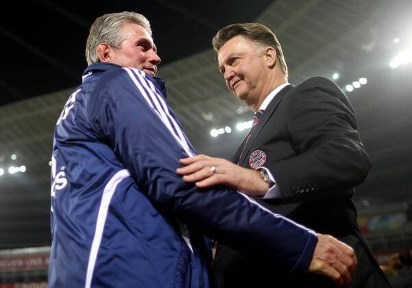 20.11.2010, Leverkusen, Deutschland, 1.Fussball Bundesliga - Saison 2010 2011, Bayer 04 Leverkusen - FC Bayern Muenchen, Leverkusens Trainer Jupp Heynckes (L) und Munechens Trainer Louis van Gaal