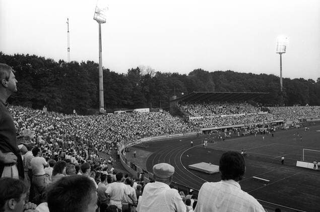 Fußball, Stadiongeschichte 1. FC Saarbrücken Saarbrücker Ludwigsparkstadion, Heimspielstätte des 1. FC Saarbrücken Aufnahmedatum geschätzt, 1989 Saarbrücken, Deutschland, Ludwigspark