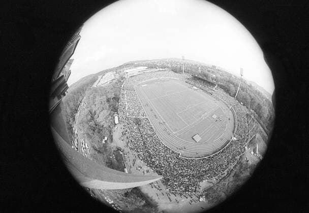Fußball, Stadiongeschichte 1. FC Saarbrücken Luftaufnahme Saarbrücker Ludwigsparkstadion, Heimspielstätte des 1. FC Saarbrücken Aufnahmedatum geschätzt, 1989 Saarbrücken, Deutschland, Ludwigspark