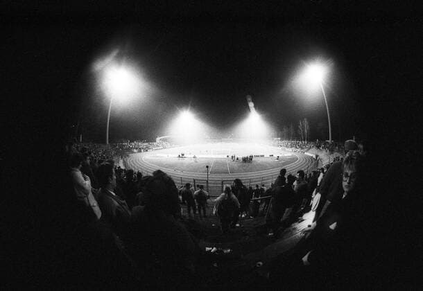 Fußball, Stadiongeschichte FC 08 Homburg Flutlichtspiel des FC Homburg 08 im heimischen Waldstadion Aufnahmedatum geschätzt