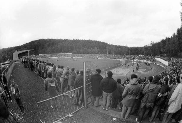 Fußball, Stadiongeschichte FC 08 Homburg Ausverkauftes Waldstadion in Homburg, Heimspielstätte des FC Homburg 08 Aufnahmedatum geschätzt