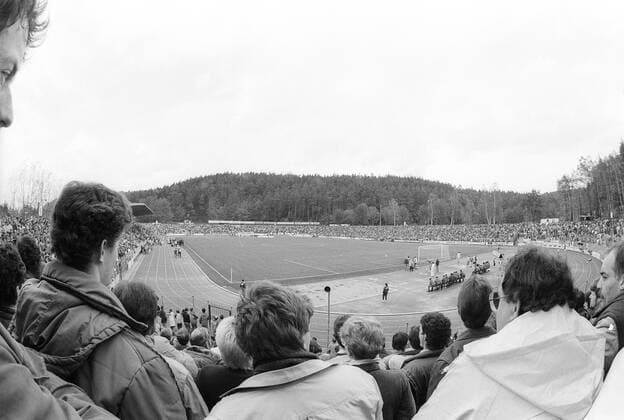 Fußball, Stadiongeschichte FC 08 Homburg Ausverkauftes Waldstadion in Homburg, Heimspielstätte des FC Homburg 08 Aufnahmedatum geschätzt