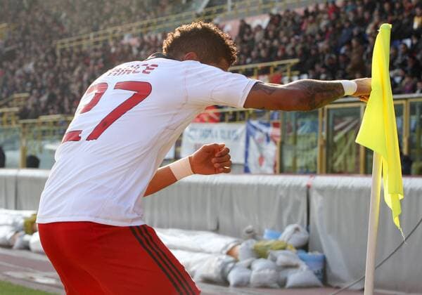 Kevin Prince Boateng (AC Milan) celebrates after scoring goal - Bologna FC vs AC Milan - lucaxpagliaricci