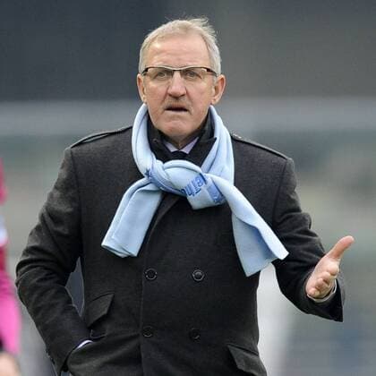 AC Chievo Verona (gelb) vs Juventus Turin (Juve): Trainer Luigi Del Neri, Juve 