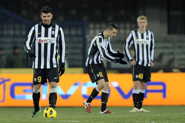 19.12.2010, Verona - Serie A 2010 2011 - AC Chievo Verona (gelb) vs Juventus Turin (schwarz) 1:1 --- Enttäuschung bei Vincenzo Iaquinta (L) 