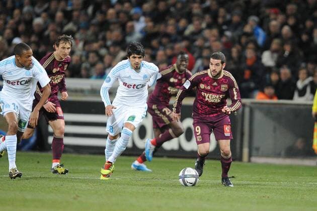Ligue 1, Olympique Marseille (weiß) - Olympique Lyon (rot): LISANDRO Lopez (re.) gegen LUCHO Gonzalez (Mitte) - NxLEGOUICxFEP - 