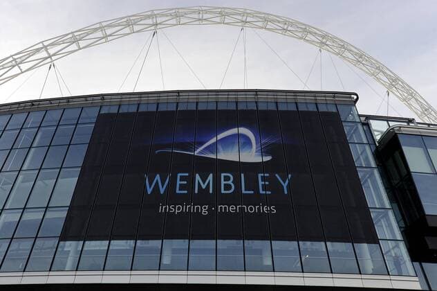 26.12.2010 Aviva Premiership Rugby Union from Wembley Stadium. - Saracens vs. London Wasps - Dec 26th. Wembley Stadium banner on the Club Wembley Fascia xRoganxThomsonx  ActionPlus11126223 o0 Schriftzug