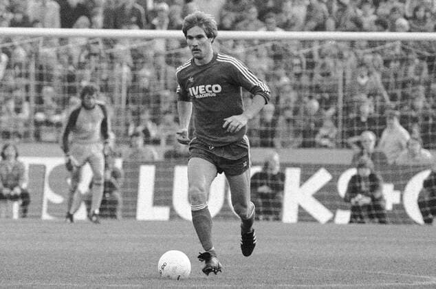 DFB Pokal 1982 1983 Eintracht Braunschweig gegen FC Bayern München 2:0 am 16.10.1982. Wolfgang Grobe (Bayern). o0 Pokalspiel