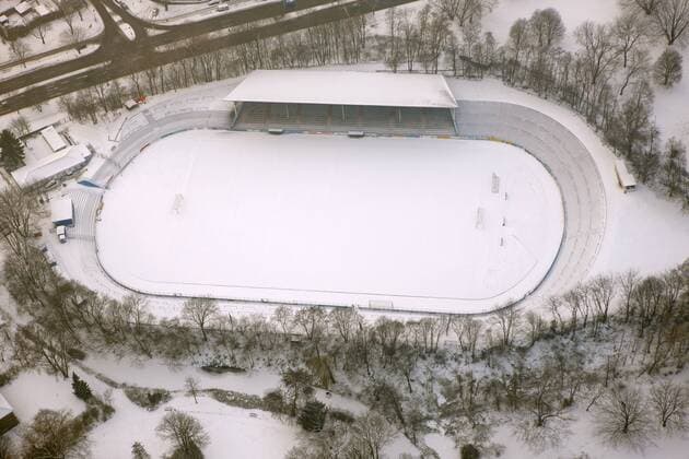Fußball, Stadiongeschichte Westfalia Herne Luftbild vom Stadion am Schloß Strünkede, Heimspielstätte des SC Westfalia 04 Herne