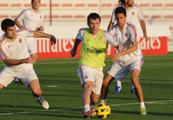 ANTONIO CASSANO (C) - SOKRATIS PAPASTATHOPOULOS (L) - BRUNO MONTELONGO (alle AC Mailand) -