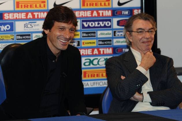 Präsident Massimo Moratti (R) präsentiert den neuen Trainer Leonardo (Inter Mailand) -  o0 Funktionär,