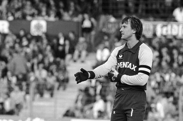 1. BL Saison 1979 1980 Eintracht Braunschweig gegen SV Werder Bremen 1:2 am 15.09.1979. Torwart Dieter Burdenski (Bremen).