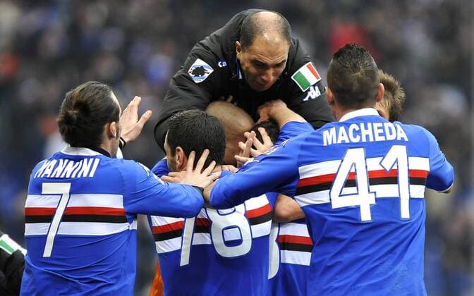 Genova celebrates his 2-1 leading goal --- Sampdoria Genova (blue) vs AS Roma (black orange) giorgioxperottino