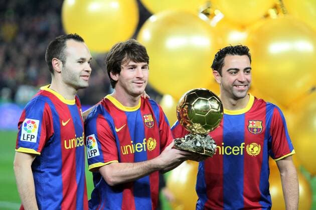 12.01.2011 Spanish Copa del Rey from the Camp Nou. FC Barcelona (Barca red) vs Real Betis Sevilla (green). Picture shows Andres Iniesta, Lionel Messi and Xavi Hernandez (L-R). xAngelxBoludax  ActionPlus11129614 o0 PreistrÃ¤ger Ehrung Spielerehrung