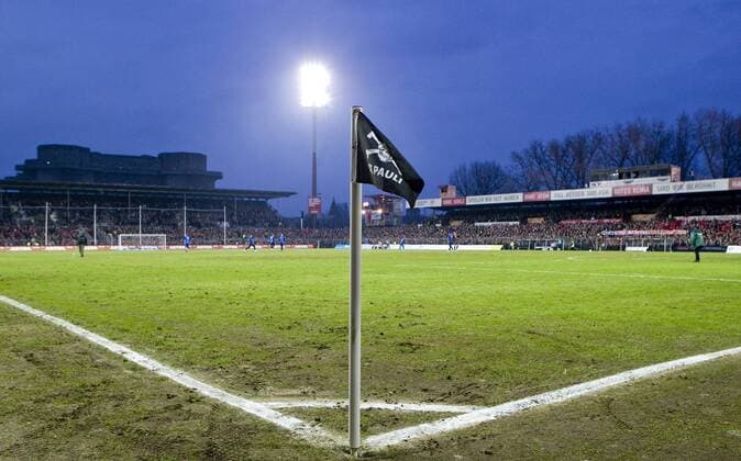 Fußball, Stadiongeschichte FC St. Pauli Hamburg, Millerntor Stadion, Heimspielstätte des FC St. Pauli o0 Millerntorstadion Eckfahne Fahne Objekte