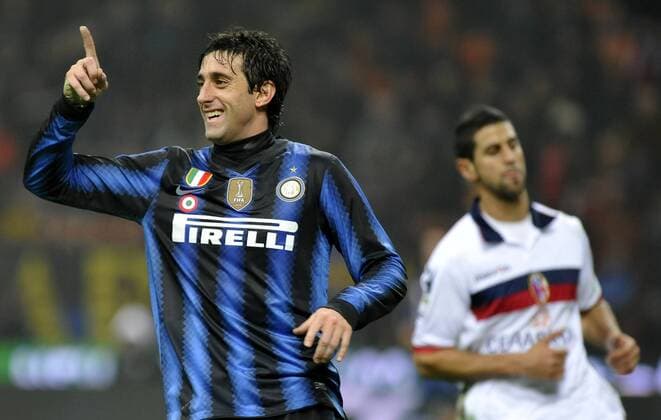 Diego Milito (Inter) jubelt - Inter Mailand (blau) vs. FC Bologna (weiß) - giorgioxperottino o0 Jubel Freude