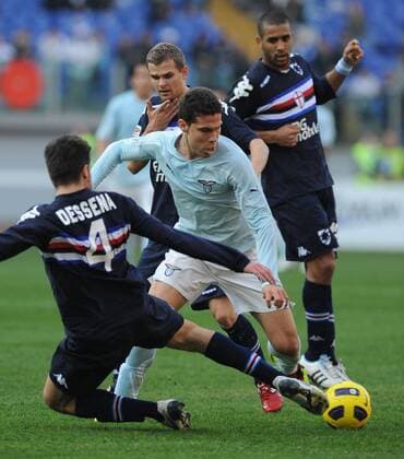 Hernanes (Lazio) Daniele Dessena (Samp) - Lazio Rom (hellblau) vs Sampdoria Genua (dunkelblau) AntoniettaXBaldassarre