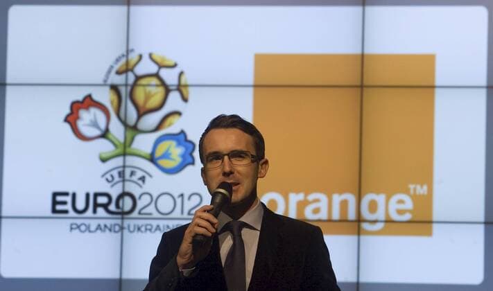 19.01.2011 Warschau - UEFA EURO 2012 Polen Ukraine, Präsentation des neuen Sponsors Orange - MACIEJ KURZEJEWSKI,  20110119CSBW0009 o0 Sponsor Wirtschaft