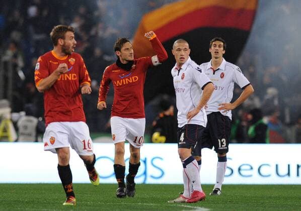 Jubel von Francesco Totti (Rom, C) - AS Rom (rot) vs Cagliari Calcio - AntoniettaXBaldassarre