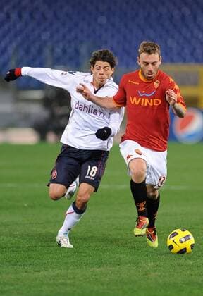 Daniele de Rossi (Rom) vs Nene - AS Rom (rot) vs Cagliari Calcio - massimoxoliva
