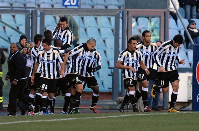 Antonio Di Natale (obenauf) --- Udinese Calcio (weiß) vs. Inter Mailand (blau) NicoloXZangirolami o0 Jubel Freude Totale