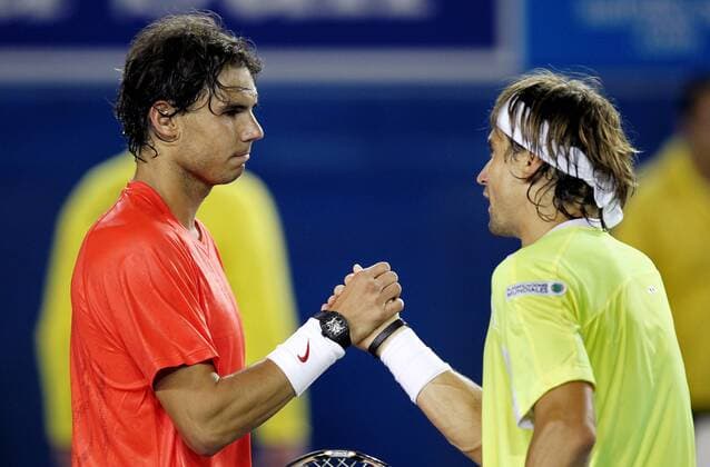 TENNIS - ATP, Australian Open MELBOURNE,AUSTRALIEN,26.JAN.11 - TENNIS - ATP World Tour, Grand Slam, Australian Open 2011. Bild zeigt Rafael Nadal li. und David Ferrer (ESP). Keywords: Handshake. 