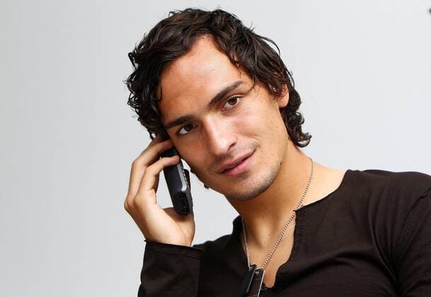 Montag, 16.08.2010, 1. Bundesliga Saison 10 11 - in Dortmund, BVB Borussia Dortmund, Telefonaktion mit Mats Hummels (BVB) von dem Kicker Sportmagazin