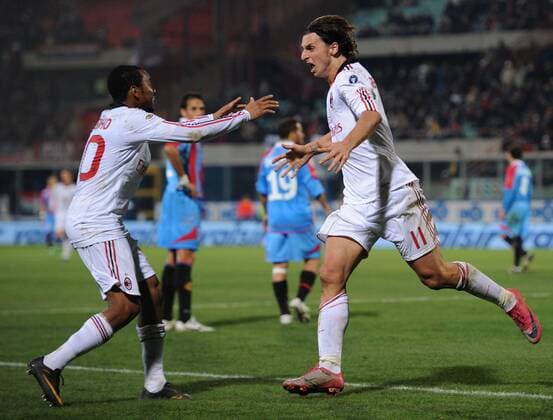 Catania 29 01 2011, Serie A 2010 2011, Catania Calcio - AC Mailand: Zlatan Ibrahimovic (re.) und Robinho (beide AC Mailand) -  o0 Jubel, Freude