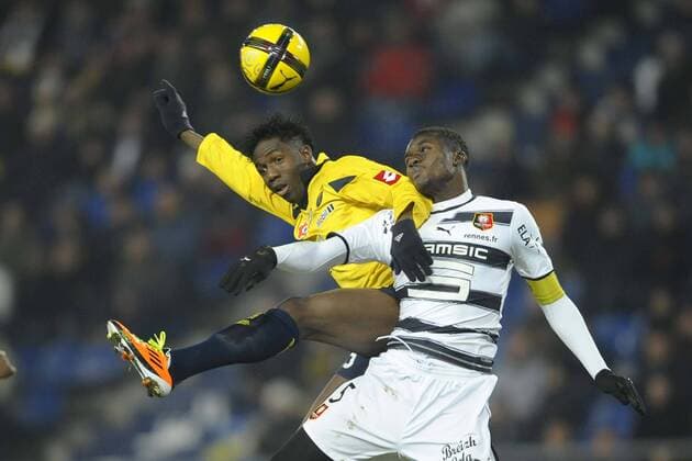 FC Sochaux - Stade Rennes - L1 - 29.01.2011: Modibo Maiga (Sochaux, li.) gegen Kader Mangane (Rennes) - xJBxAutissierx 