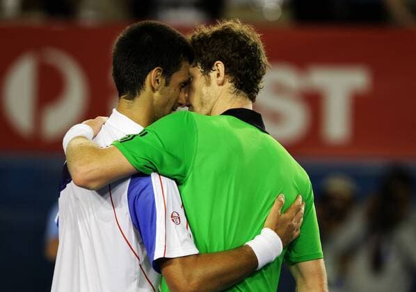 Australian Open 2011, Melbourne Park, ITF Grand Slam Tennis Tournament . Herren Finale,Endspiel, Finalist Andy Murray (GBR, R) gratuliert dem Sieger Novak Djokovic (SRB) - PUBLICATIONxONLYxINxGER