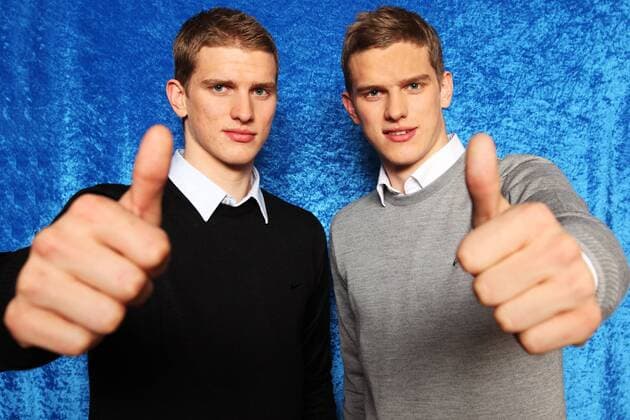LARS (Bayer 04 Leverkusen, li.) UND SVEN BENDER (BVB Borussia Dortmund) SPORTSTUDIO MAINZ 29.1.11 o0 1.BL