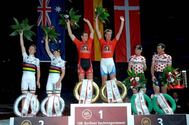 Siegerehrung - v.l.n.r. - 2. Cameron Meyer Leigh Howard (Australien) - 1. Robert Bartko Roger Kluge (GER) - 3. Michael Moerkov Alex Rasmussen (Dänemark) - 100. Berliner Sechstagerennen, Velodrom Berlin o0 Sieg Jubel Freude
