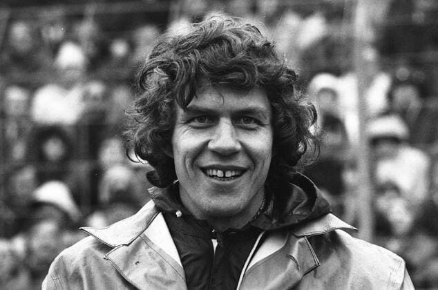 Fußball, Trainerhistorie, Kickers Offenbach 1. BL Saison 1974 1975 Eintracht Braunschweig gegen Kickers Offenbach 1:0 am 12.04.1975. Trainer Otto Rehhagel (Offenbach). o0 OFC o00 Aufmacher
